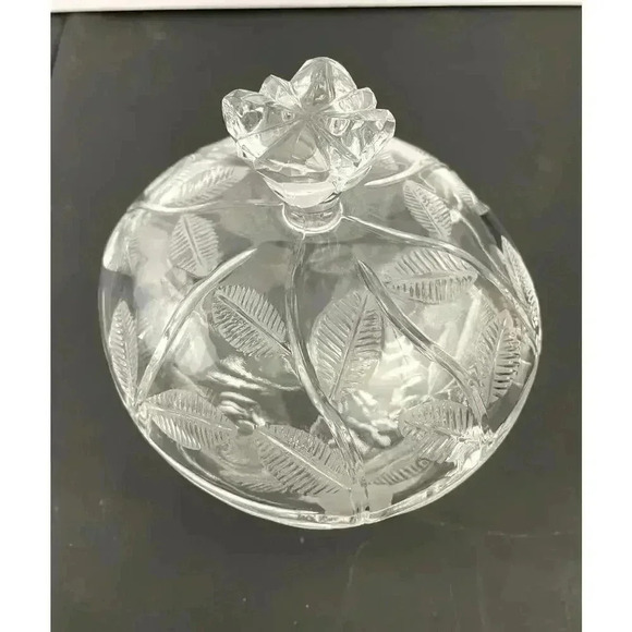 VTG Clear Crystal Glass Footed Candy Dish with Lid Etched Tulip Pattern - Picture 2 of 16